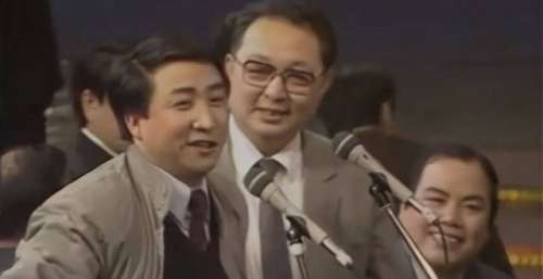 一段被忽视的经典相声，姜昆大秀基本功，讽刺力度惊人