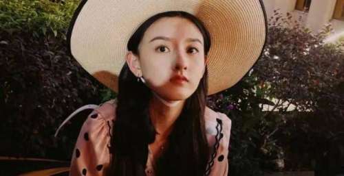 宋祖儿骑三蹦子录综艺 网友：祖儿真是既仙气又接地气