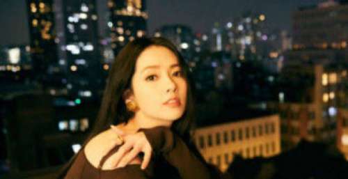 被曝怀二胎后，郭碧婷活动内场穿外套遮挡，生图双下巴明显与精修图差距大