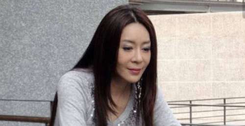 刘德华唯一承认女友，自曝献出第一次还签下婚书，刘德华坦诚回应