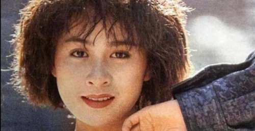 刘嘉玲晒全家福，弟妹时尚弟弟憨厚，梁朝伟与76岁岳母显亲密
