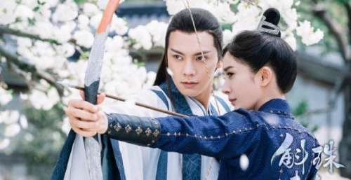 《斛珠夫人》满屏5星，但主演台词被网友怒骂，抄《天龙八部》？