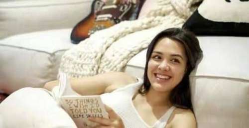 钟丽缇大女儿晒照，身材丰满混血长相，参加选秀网友拿她与妈妈对比