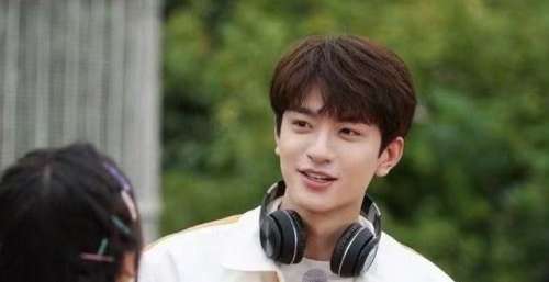 李晨郑恺baby，你们的“尴尬”，让观众明白了《跑男》是有多没落
