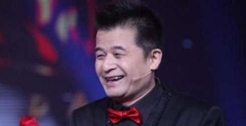 继毕福剑后，又一央视主持“丢饭碗”，网友：没有后悔药可吃