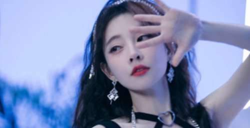 冯提莫全新唱跳歌曲上线，b站播放量破百万，MV暴真实演技