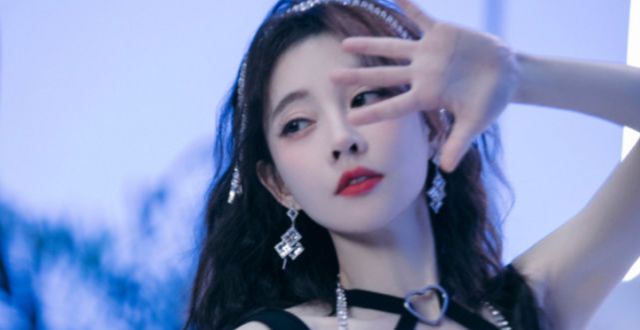 冯提莫全新唱跳歌曲上线，b站播放量破百万，MV暴真实演技