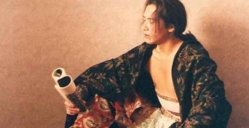 单立文：暗恋过王菲，为黄家驹抬过棺，一个被演戏耽误了的歌手