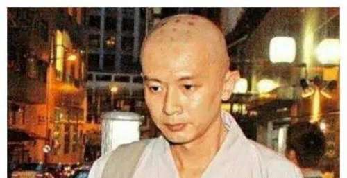 他是与张学友齐名的TVB巨星，38岁放弃300亿出家为僧，如今怎样了