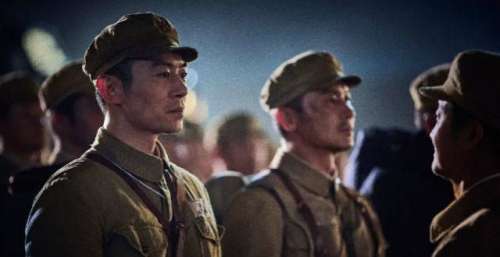 《长津湖》在香港上映2天票房130多万，香港影迷为何给5分？太过分了！
