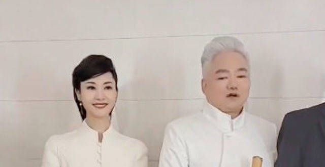 星光大道总决赛群星云集，85岁李明启站c位，杨洪基阎维文耳语