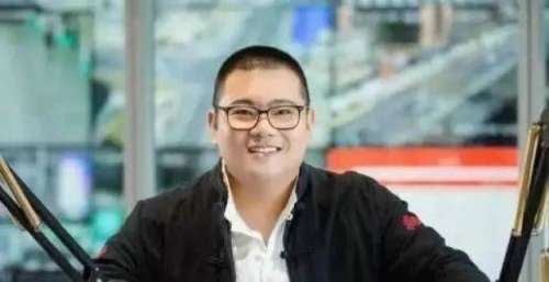 广播节目中争论“乾隆白菜”是什么菜，主持人摔门而去！官方回应：已停职
