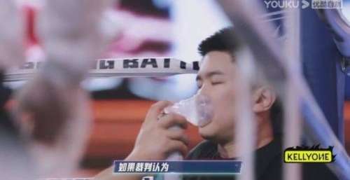 24位明星“互殴”，有人被打哭，有人被打倒，娱乐圈的钱不好挣了