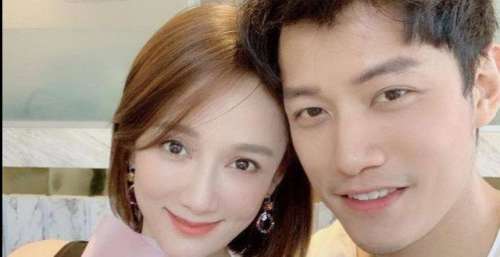 陈乔恩和男友坐高铁出游，两人穿情侣装疯狂撒糖，甜翻众人！
