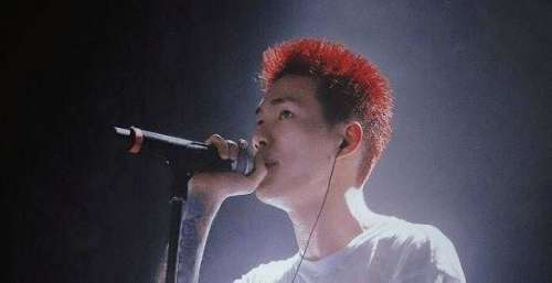 李京泽新歌《最渣男主角》口碑崩塌，网友质疑：不值20万的价格