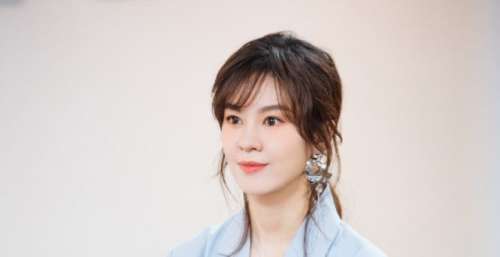 宝藏歌手郁可唯终于火了，超女第四名咸鱼大翻身！