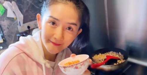 谢娜突然在社交平台晒出一条视频，网友集体在评论区“大哭”