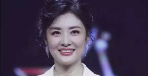 前央视主持人周涛：二婚嫁大8岁富豪，如今活成人生赢家