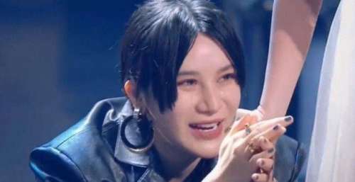 六届超女冠军今昔对比：有人走红后飘了，有人大变脸，差距大