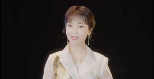 赵雅芝喜迎68岁生日！穿恨天高长腿瞩目，肤白貌美气质堪称一绝