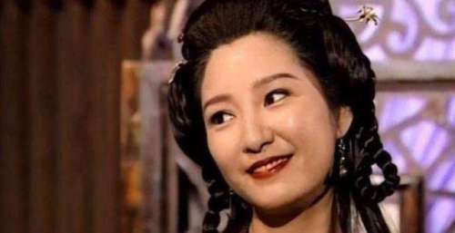 什么是媚骨天成？她也许不是最美的，但却是最有风情的女明星