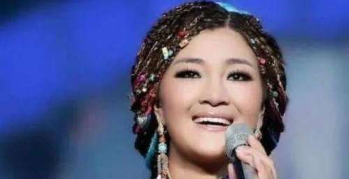 传唱全国的降央卓玛，一夜之间销声匿迹，发生了什么？