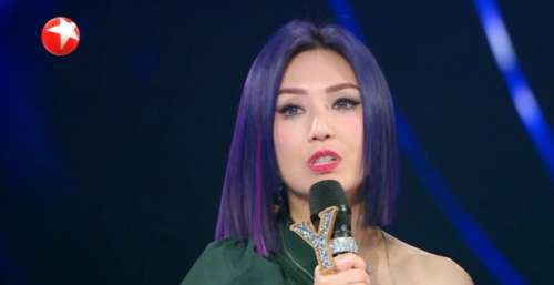 我们的歌：宣布退赛的杨千嬅，比起被动淘汰，这或许是最好的结局