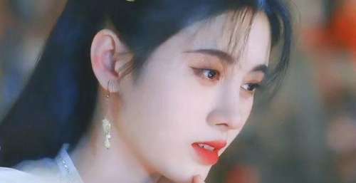 古偶剧《嘉南传》，女主鞠婧祎，妥妥的顶流，可这演技，是真说不过去