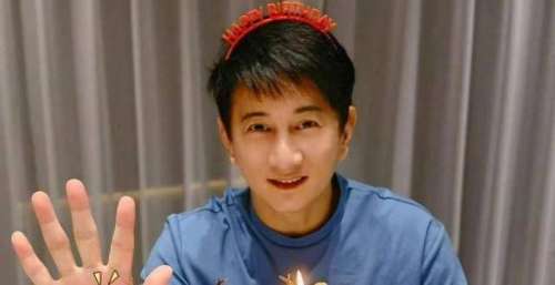 吴奇隆刘诗诗带儿子去医院，2岁步步近照曝光，看起来超活泼