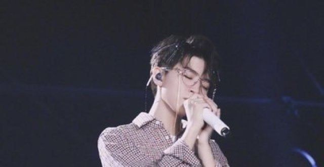 从《长津湖》到冬奥MV推广曲，曾经最不起眼的易烊千玺为何发展最好？