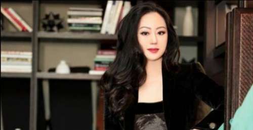 人间富贵花章小蕙，被钟镇涛泼脏水，本就是名媛何来败家之说？
