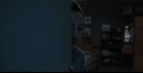 《门锁》发“危机袭来”终极预告，白百何挥棍反击恶意客