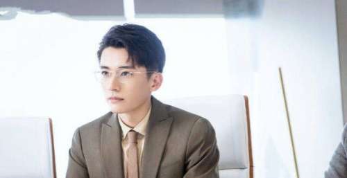 《暗涌时》：刘学义挑战霸道总裁，携张予曦演绎高能甜剧