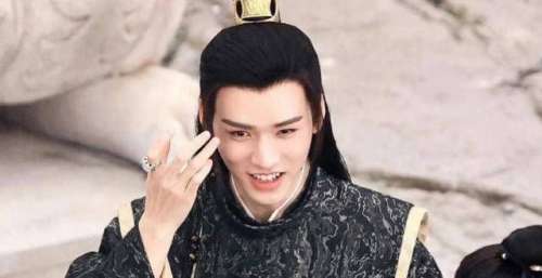 龚俊《安乐传》杀青 与迪丽热巴合作 古装真的是太适合他了