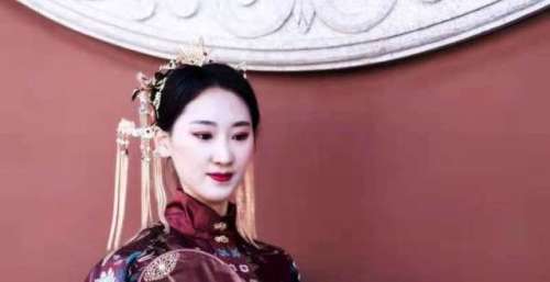 端庄秀丽的古装