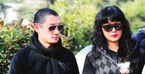 “琼瑶女郎”李钰：一生3段情，最后穿婚服安葬，结局令人唏嘘
