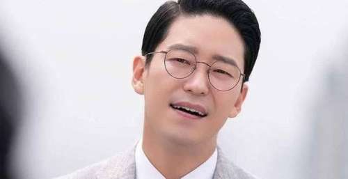 从《被告人》到《顶楼》，“朱丹泰”严基俊才是男二号里的王者