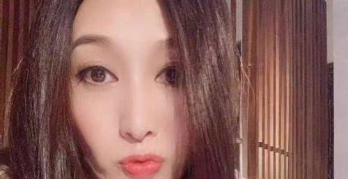 演员郑爽不畏严寒雪中狂舞，她边唱边跳，坦言孤独会让人更踏实