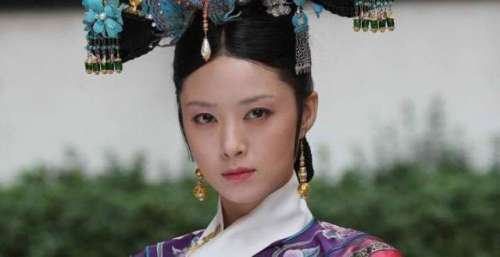 今天刷屏的《甄嬛传》播出十年了，它为什么值得我反复看了不下十遍？
