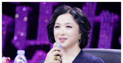 她是被金星撕的最惨的明星，身败名裂后，如今移民国外