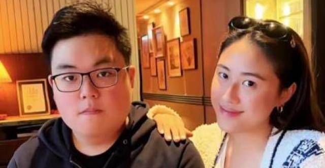 吕良伟20岁儿子生日现场照曝光！儿子正面出镜，长相却引发争议