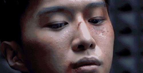 电影《门锁》释出“晚安”片段，范丞丞的阴郁气息和诡异感拿捏得不错