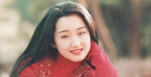杨钰莹在巅峰时期爱上赖文峰，分手多年后，至今仍单身！