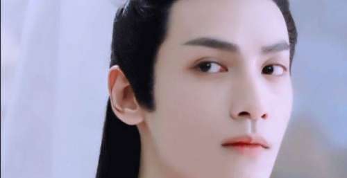 罗云熙又挑对新剧本了，不仅造型惊艳，人设美强惨，女主曾是模特