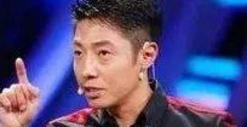 何炅问撒贝宁：董卿是一姐，为何你还是小撒？