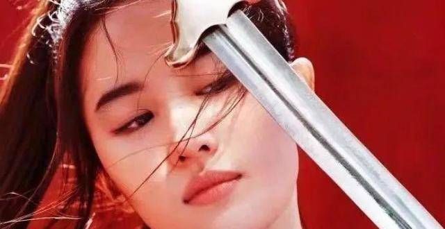 红色通缉令｜年度最具争议的片子，来了，你怎么看？