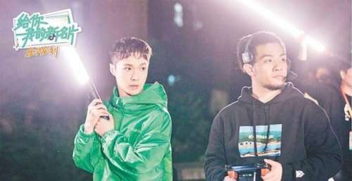 创新定制综艺《给你，我的新名片》周六开播 张艺兴为家乡拍摄《湘江水》