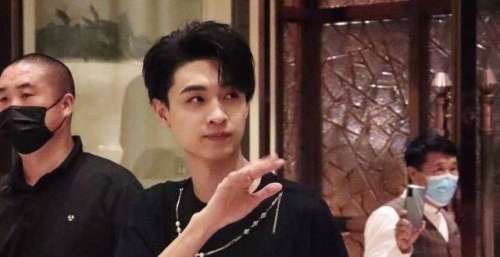 上央视了！跨界出演《扬名立万》获表扬，谁说相声演员摆不上台面