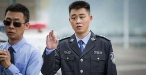 继《突围》后，又一部反来袭，积压5年“尺度大”预定爆款