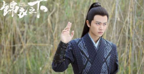 曝杨颖签约悦凯，或将与任嘉伦合作新剧，粉丝：拒绝二番魔改剧